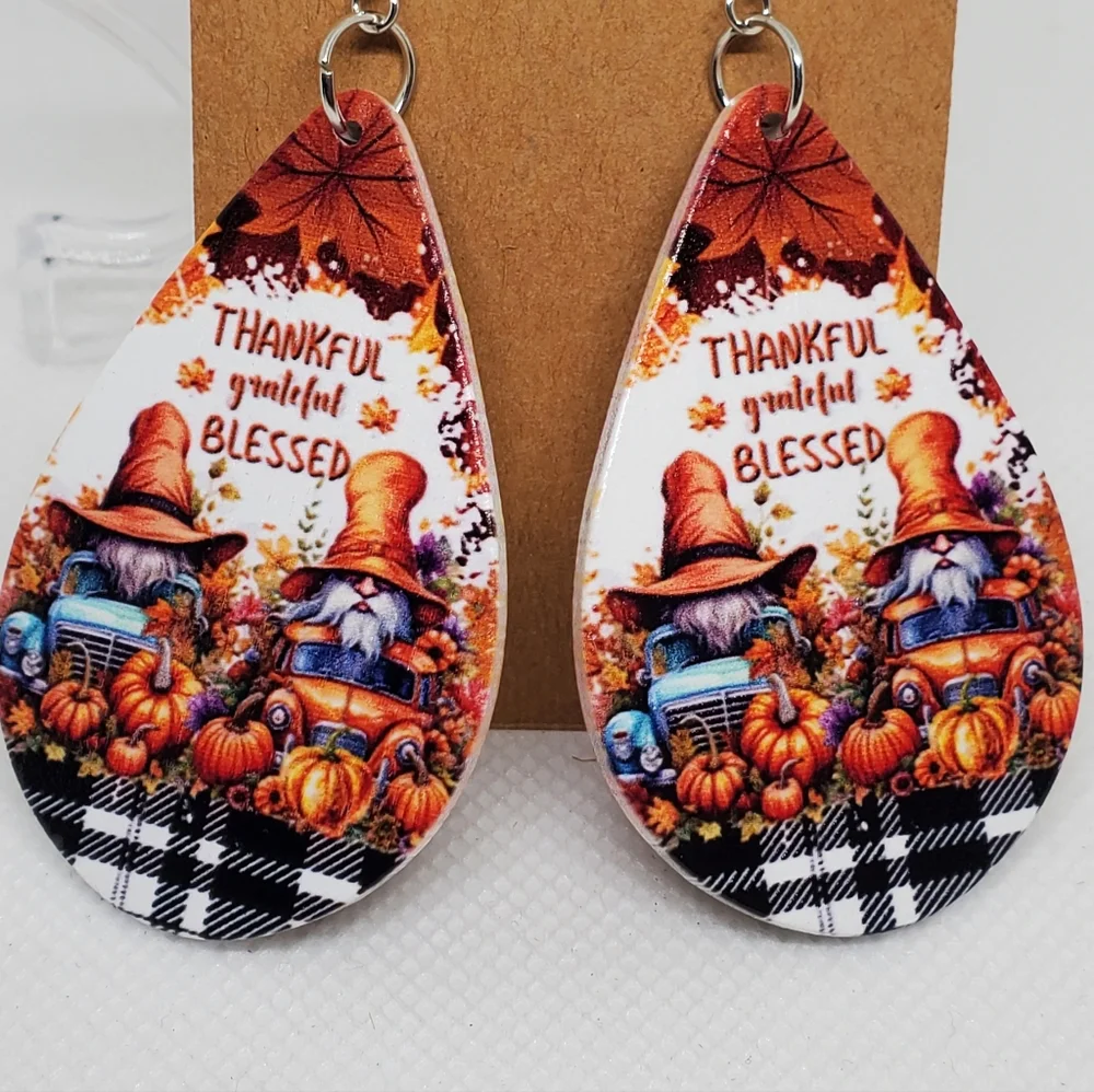 7/$10 Thankful Grateful Blessed Wooden Fall Earrings, New